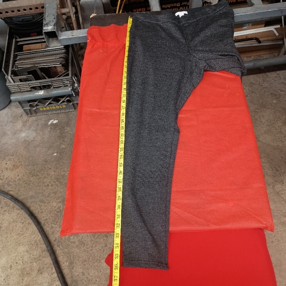 Gray Textured Leggings - Picture 8 of 10